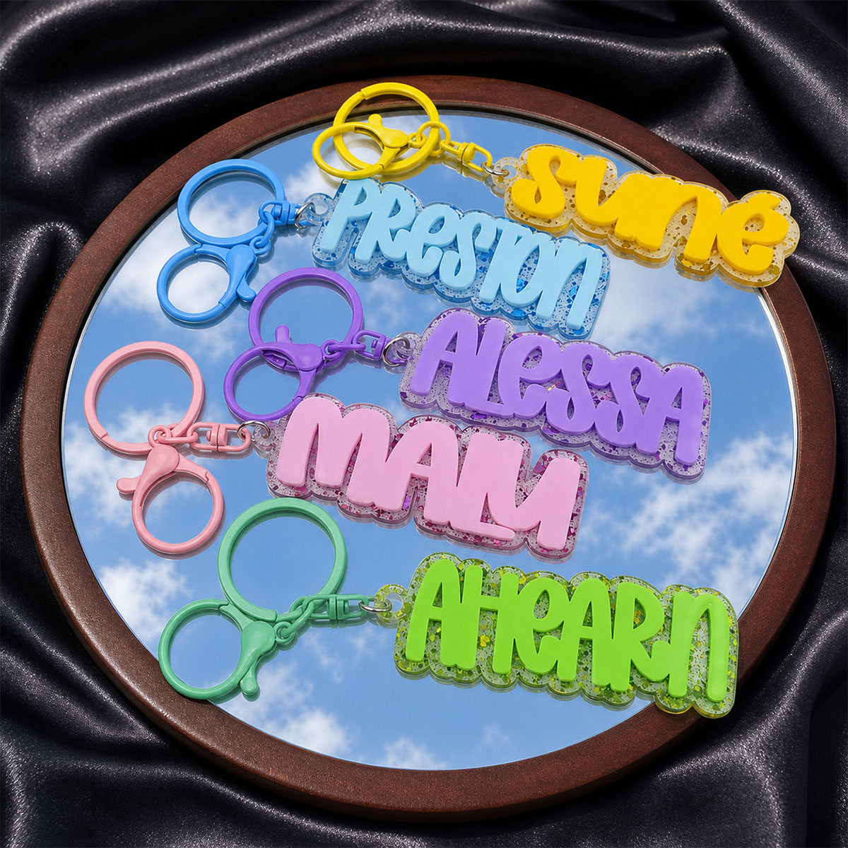 Akrylowy brelok z własnym imie – Initial Ring Custom recenzja i cena